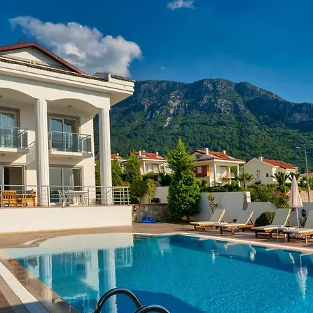 Villa 4 Bedroom Luxury Diamond